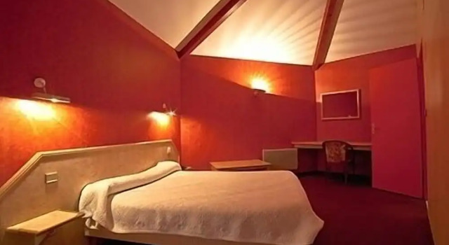 Motel Restaurant l’Enclos, Varaa Hotelli Donneville Haute-Garonne