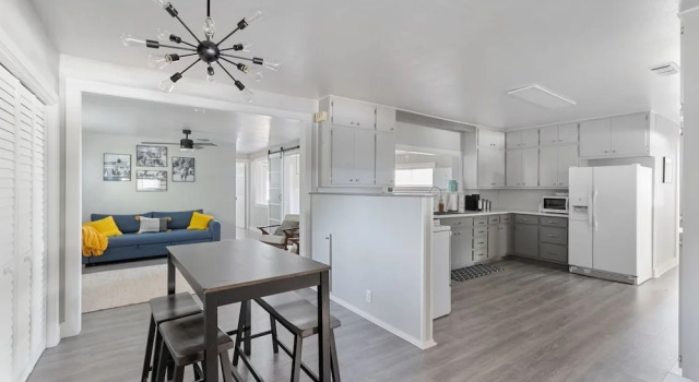 Коттедж Altes Eckert Stolz 3 Bedroom Home by RedAwning