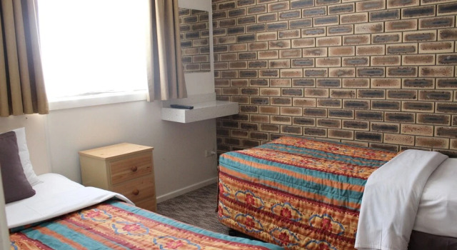 Семейный люкс Top of the Town Motel