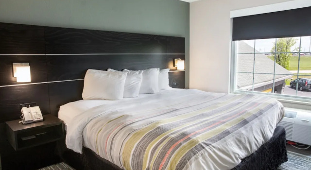 Люкс c 1 комнатой Country Inn & Suites by Radisson, Columbus West, OH