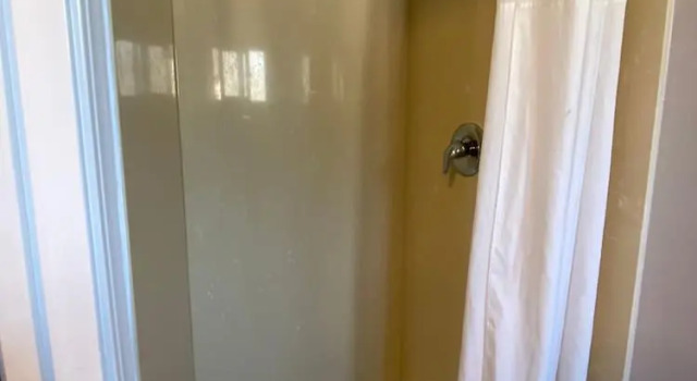 Четырёхместный номер Standard Colonial Motel