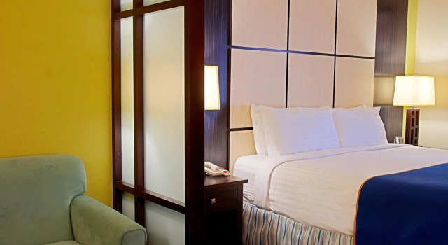 Super 8 by Wyndham Irving/DFW Apt/North