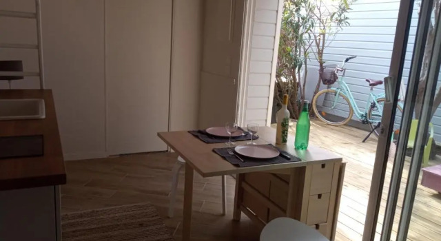 Коттедж Charmant Logement T2 a 2 Pas de la Mer (Adults Only)
