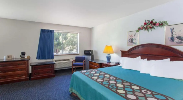 Номер Standard Super 8 by Wyndham Selma/Fresno Area