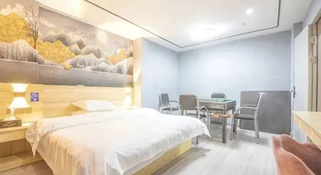 Люкс Tongluo Lake Apartment (Yangjiang Baili Plaza Branch)