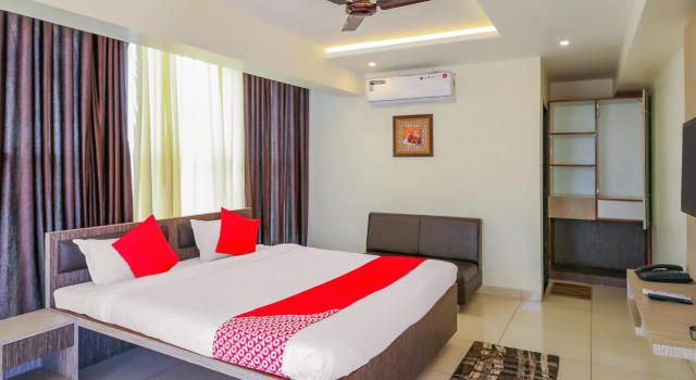 OYO 19321 Hotel Surya Comforts