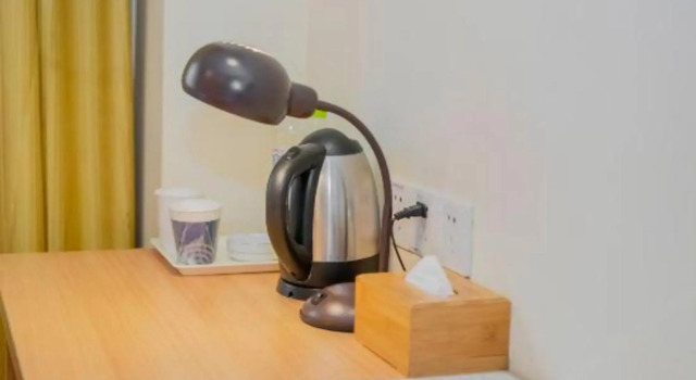 Homeinn Hotel (Shaoxing Lu Xun's Hometown Renmin Middle Road), Prenota Hotel Hotel a Shaoxing con parcheggio, Parcheggio
