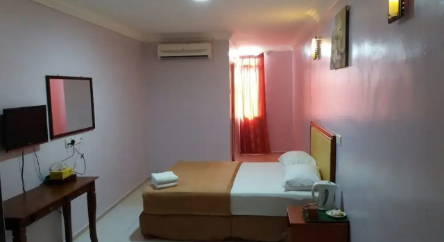 Saujana Hotel And Restaurant, Rezervovat Hotel Hotely v Terengganu s parkováním, Parkování