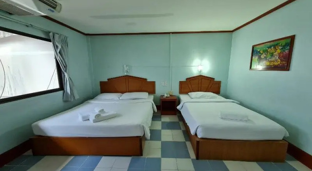 Трёхместный номер Standard с балконом Phu Nga Hotel
