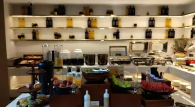 Homeinn Plus Hotel (Linyi Wuzhou Lake Wanda Plaza), Prenota Hotel Hotel a Shandong con parcheggio, Parcheggio