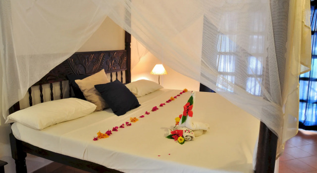 Barracuda Inn Resort, Rezerwuj Ośrodek wypoczynkowy Hotele w Coast Region ze śniadaniem, Śniadanie
