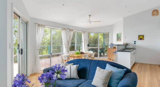 Seven on Scenic - 7 Scenic View Drive, Book Hotel  