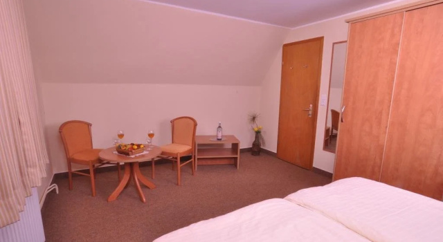 Buten-Diek, Rezervasyon Otel Dornum otoparklı oteller, Otopark