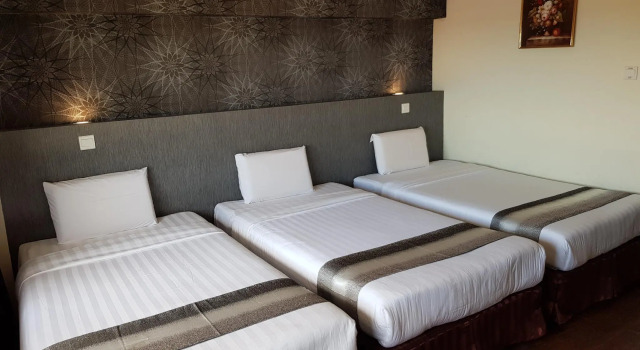 Трёхместный номер Superior Check Inn Hotel Tawau