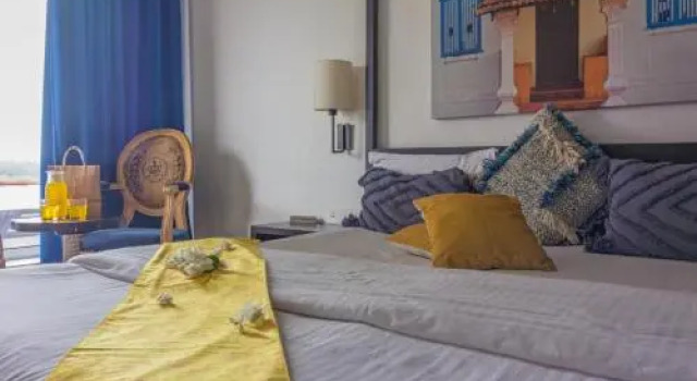 Luxury 3Bhk Private Pool Penthouse, Prenota Hotel Nerul 