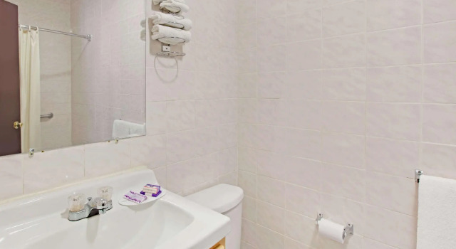 Четырёхместный номер Standard Knights Inn Pine Brook