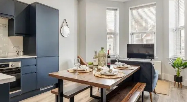 Gorgeous Family 2-Bed Apt w/ Free Gym & Parking