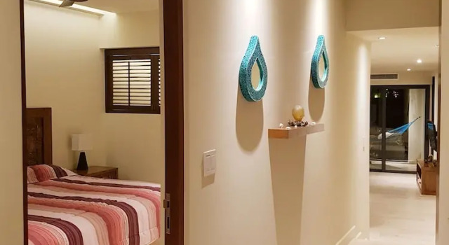 Апартаменты с балконом Caribbean Lifestyle 2BR steps from the beach by Happy Address