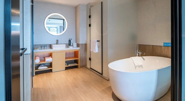 Двухместный люкс Deluxe Hilton Garden Inn Kunming Dianchi