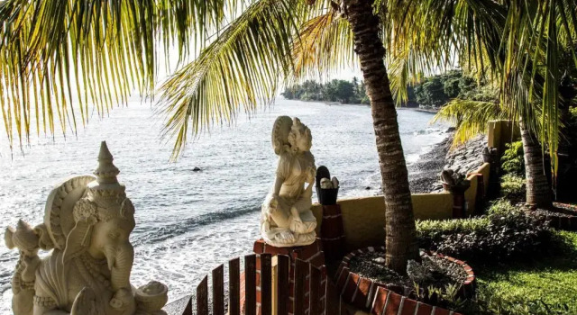 Вилла Teluk Indah Beach & Pool Villa