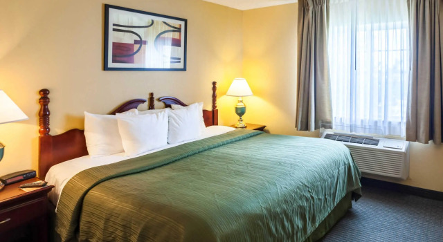 Люкс Quality Inn & Suites Lincoln North