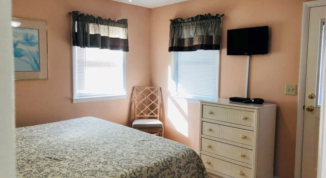 Aquarius 5 Bedroom Home by RedAwning