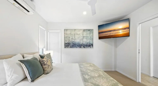 Апартаменты Premium 4-bed Coastal Escape With BBQ and Pool