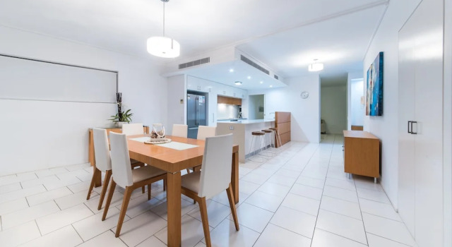 Peninsula 3 Bedroom Apartment, Забронировать Апартаменты/квартира Апартаменты Эрли-Бич, рядом с Рынок пляжа Эйрли, Апартаменты/квартира