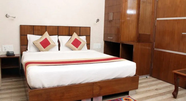 Hotel Swan, Book Hotel Hotels in Panchkula with a Pool, Swimming Pool
