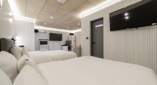 Люкс Mokpo Hotel The City