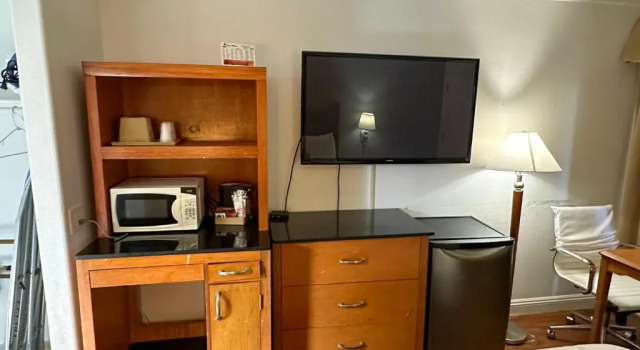 Четырёхместный номер Standard Sunset Motel