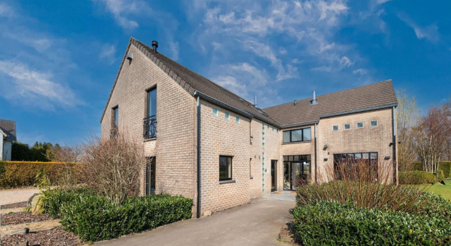 Delightful Villa in Sourbrodt With Swimming Pool, Terrace, Rezerwuj Willa Hotele w Oost Kantons z basenem, Basen