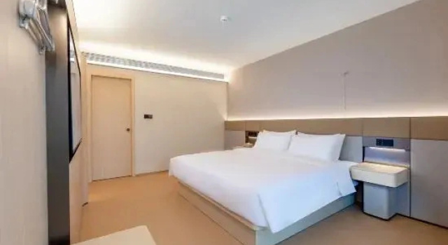 Люкс JI Hotel (Zhengzhou Zhongyuan Wanda West Third Ring Subway Station Branch)