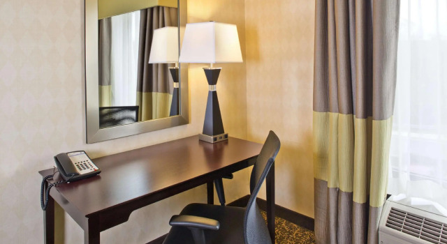 Четырёхместный номер Standard Hampton Inn & Suites Arundel Mills/Baltimore