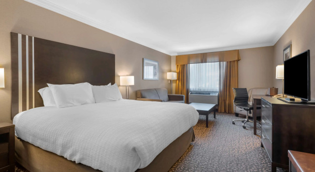 Четырёхместный номер Standard Best Western Plus Fernie Mountain Lodge