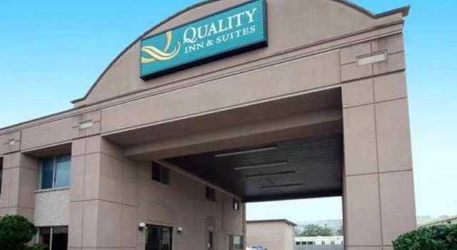 Quality Inn And Suites, Book Hotel Houston Houston