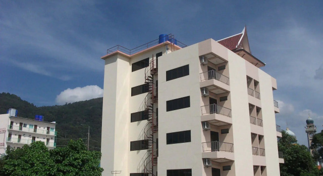 G&B Guesthouse, Забронировать Отель Отели острова Пхукета с бассейном, Бассейн