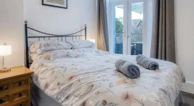 Апартаменты Caldey Island View - 2 Bedroom Apartment - Tenby