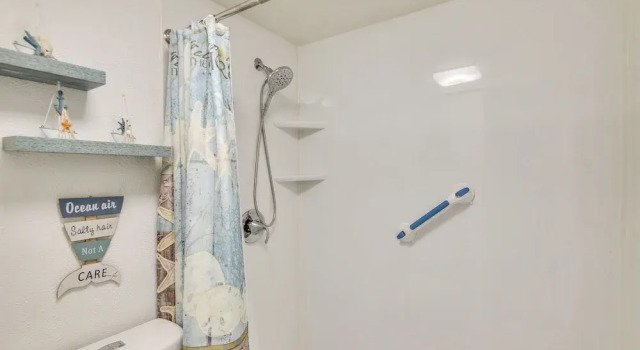 Апартаменты Breezy Daytona Beach Studio w/ Balcony & Views!