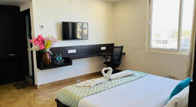 Полулюкс Hotel Elite By Signature Group