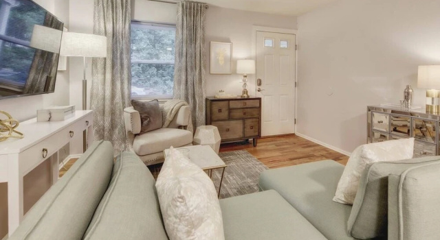 Luxury Denver Apts 8 BDs 4 BAs Great Location!, Забронировать Отель Денвер Колорадо, рядом с The Denver Central Market
