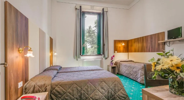 Трёхместный номер Standard Hotel Arno Bellariva