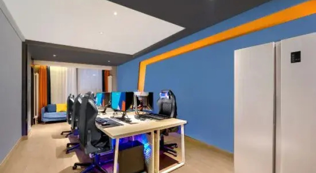 Люкс Economy i Electronic Sports Hotel (Harbin Railway West Station Wanda Plaza)