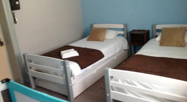 Hôtel LUnivers, Забронировать Отель Отели в центре Шательро с завтраком, отели в центре Шательро с завтраком