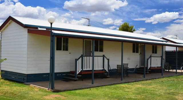 Pelican Rest Tourist Park, Varaa Hotelli Saint George Queensland