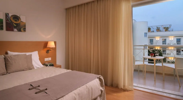 Двухместный номер Superior с балконом Elefsina Hotel