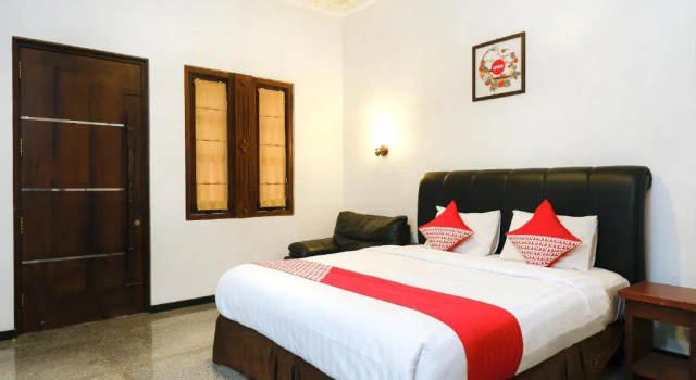 Люкс Deluxe Urbanview Omah Pari Boutique Hotel