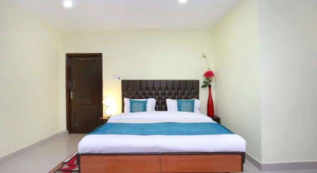 OYO 10407 Home Modern 3BHK Sanjauli Market, Забронировать Отель Отели Шимлы с парковкой, рядом с Jakhu Temple, Парковка