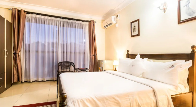 Standard simple chambre avec balcon et Vue sur la ville Maries Royale Hotel