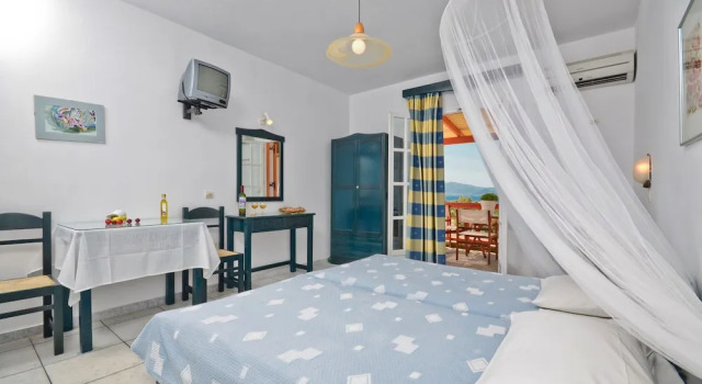 Студия с балконом и с видом на море Ydreos Studios & Apartments